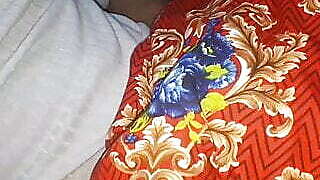 BLACK FRIDAY ko bhabhi ne devar ko Akaily Handjob karta pakhar liya or Dever ki help ki hindi Sex xxx video hot sex vide