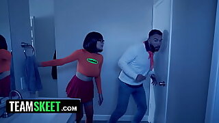 Jinkies! Velma &_ Fred Are Trying To Solve A Mystery In A Creepy House But They Fuck Instead