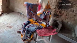 Desi sexy Bhoji'_s saree fucked on the bed best Indian sex video real desi sex hindi dirty audio