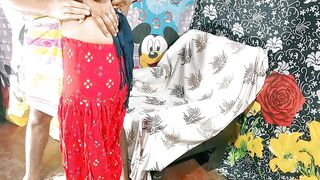 The Young Man Convinced the Maid to Fuck by Showing Her the Cock