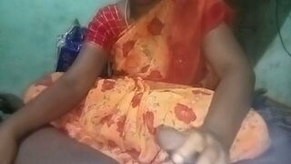 Desi Aunty Handjob in Hotal Room