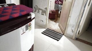 Sexy Hotgirl21 Aunty Does Very Sexy Activity When Seen From in Bathroom.