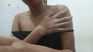 Pretty Girl Treated Her Hairy Pussy with Squirt