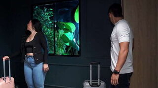 Big-bottomed stepmother shares bed after a mistake upon arrival from a trip