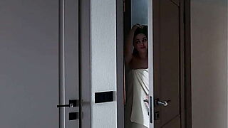 Hot Stepmom gets stepson'_s cock in her tight pussy by mistake...