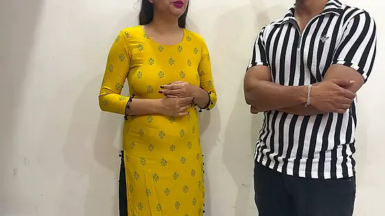 Cylinder De Do Bhaiya Pls- Indian Neighbour's Hot Wife Fucked Exchange of Cylinder, Got Cum on Hairy Pussy