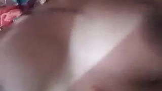 Sis ko ghr m video record krke bheji bhaiya ko uffff