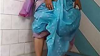 Back from party couldn'_t hold my piss